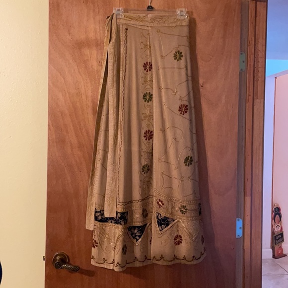Dresses & Skirts - Gorgeous vintage long embroidered wraparound beige skirt made in India (mlb)